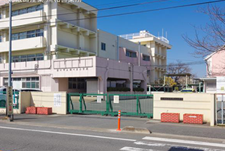 桶川東小学校：徒歩8分